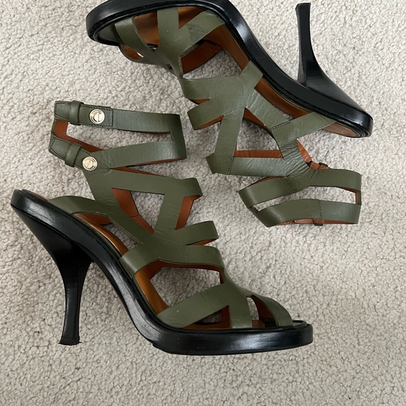 Givenchy Shoes Size 39 - Picture 1 of 11
